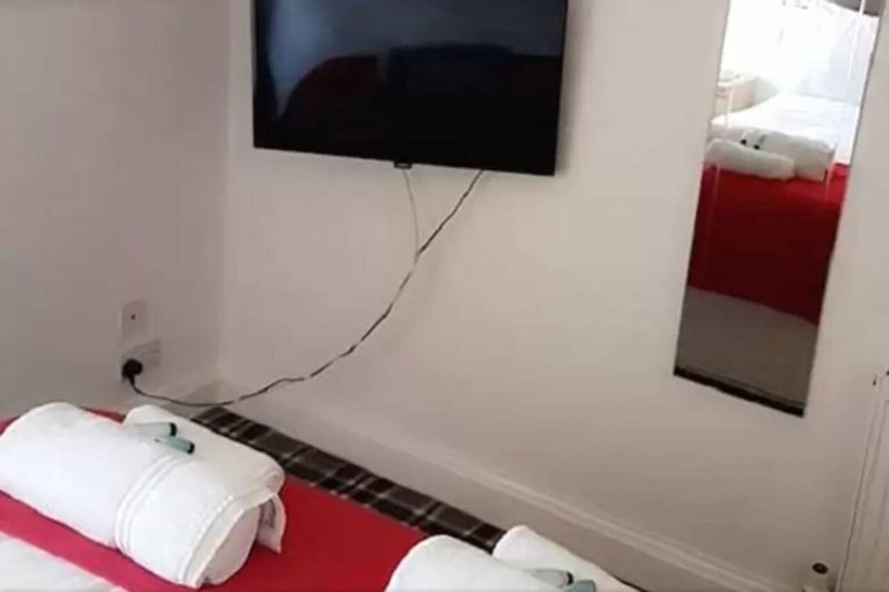 Oyo Gothenburg Hotel Dunfermline Buitenkant foto