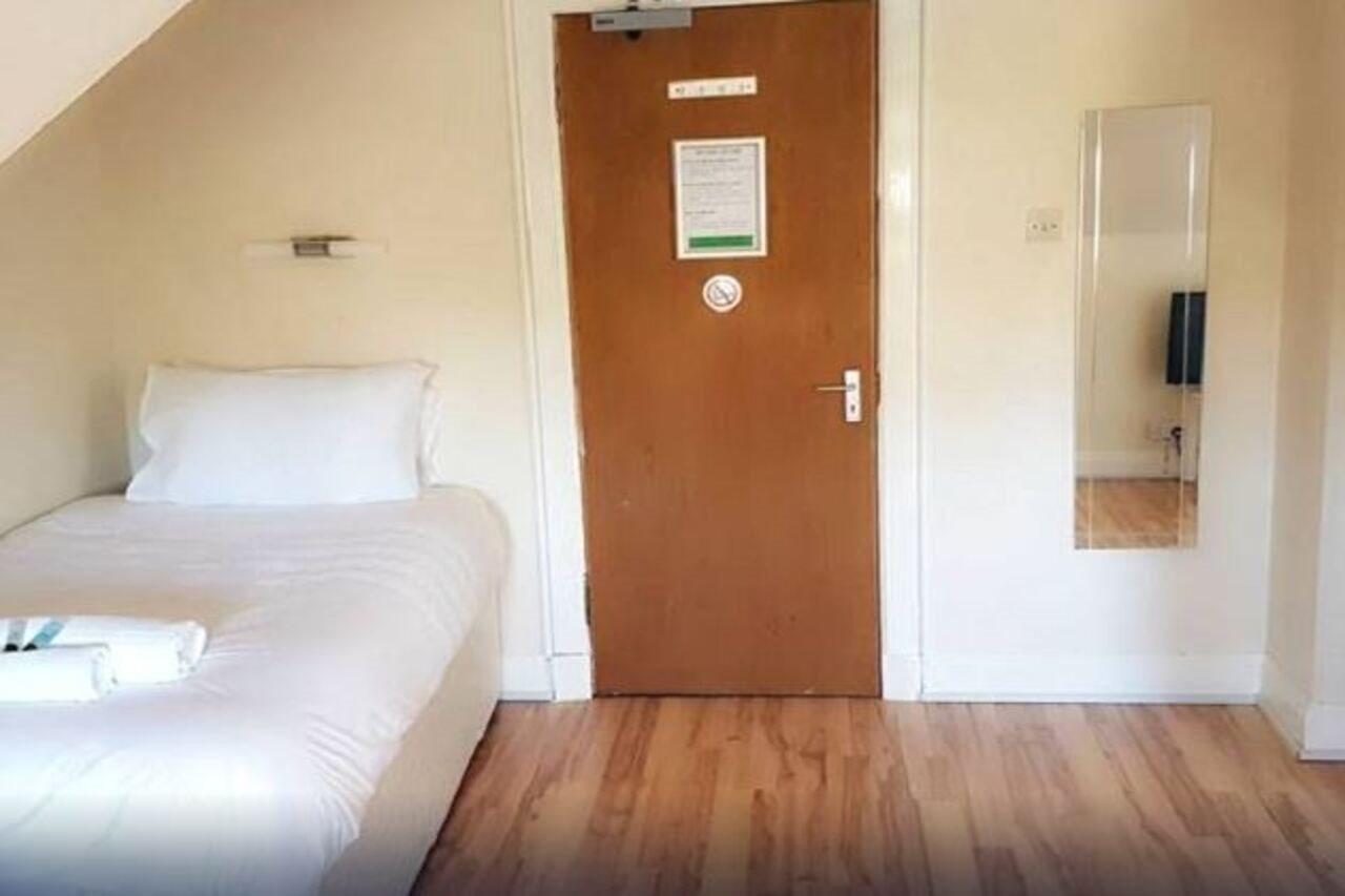 Oyo Gothenburg Hotel Dunfermline Buitenkant foto